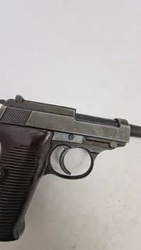 Replika af tysk Walther P38