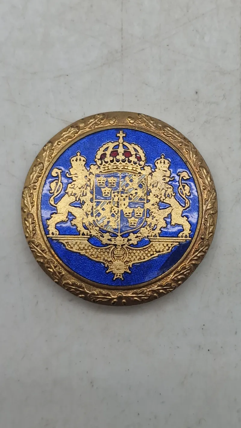 Original pin med det svenske og Finske rigsvåben fra Soldater foreningen Vinterkrigen