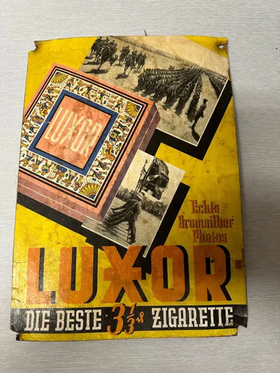 Original Tysk reklame for cigaret mærker med soldater mm.