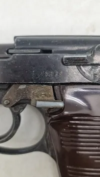 Replika af Walther P38