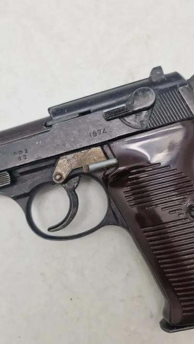 Replika af Walther P38