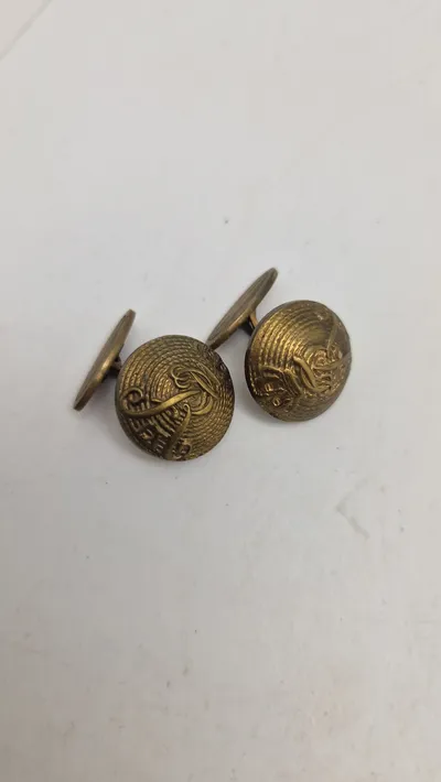 Originale militære knapper, omdannet til manchetknapper