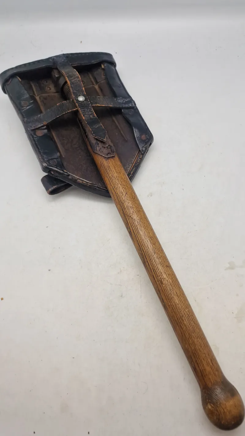 Original klapspade med hylseter - Godt stemplet WaA bdr 41 og agv 41