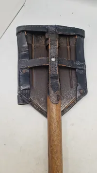 Original klapspade med hylseter - Godt stemplet WaA bdr 41 og agv 41