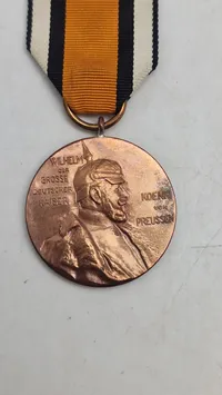 Original erindringsmedalje for Kaiser Wilhelm I, udstedt i anledning af hans 100-års fødselsdag den 22. marts 1897. Medaljen blev skænket af hans barnebarn Wilhelm II