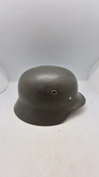 Original tysk M/40 hjelm, genanvendt i CF