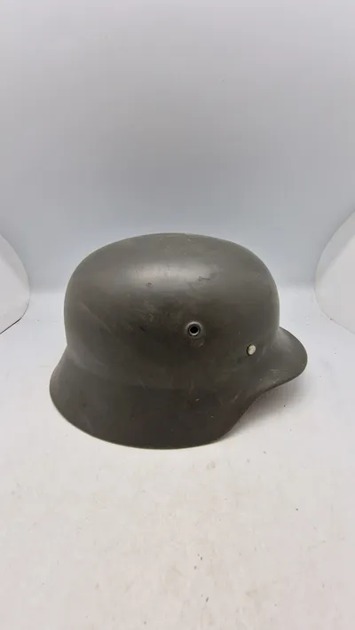 Original tysk M/40 hjelm, genanvendt i CF