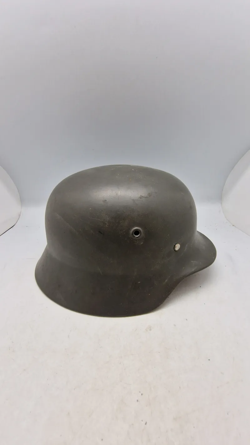 Original tysk M/40 hjelm, genanvendt i CF