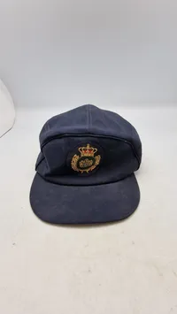 Original M/95 kasket fra det danske politi