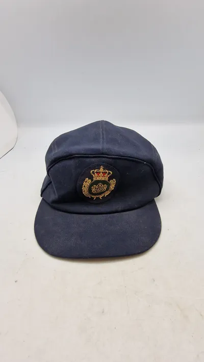 Original M/95 kasket fra det danske politi