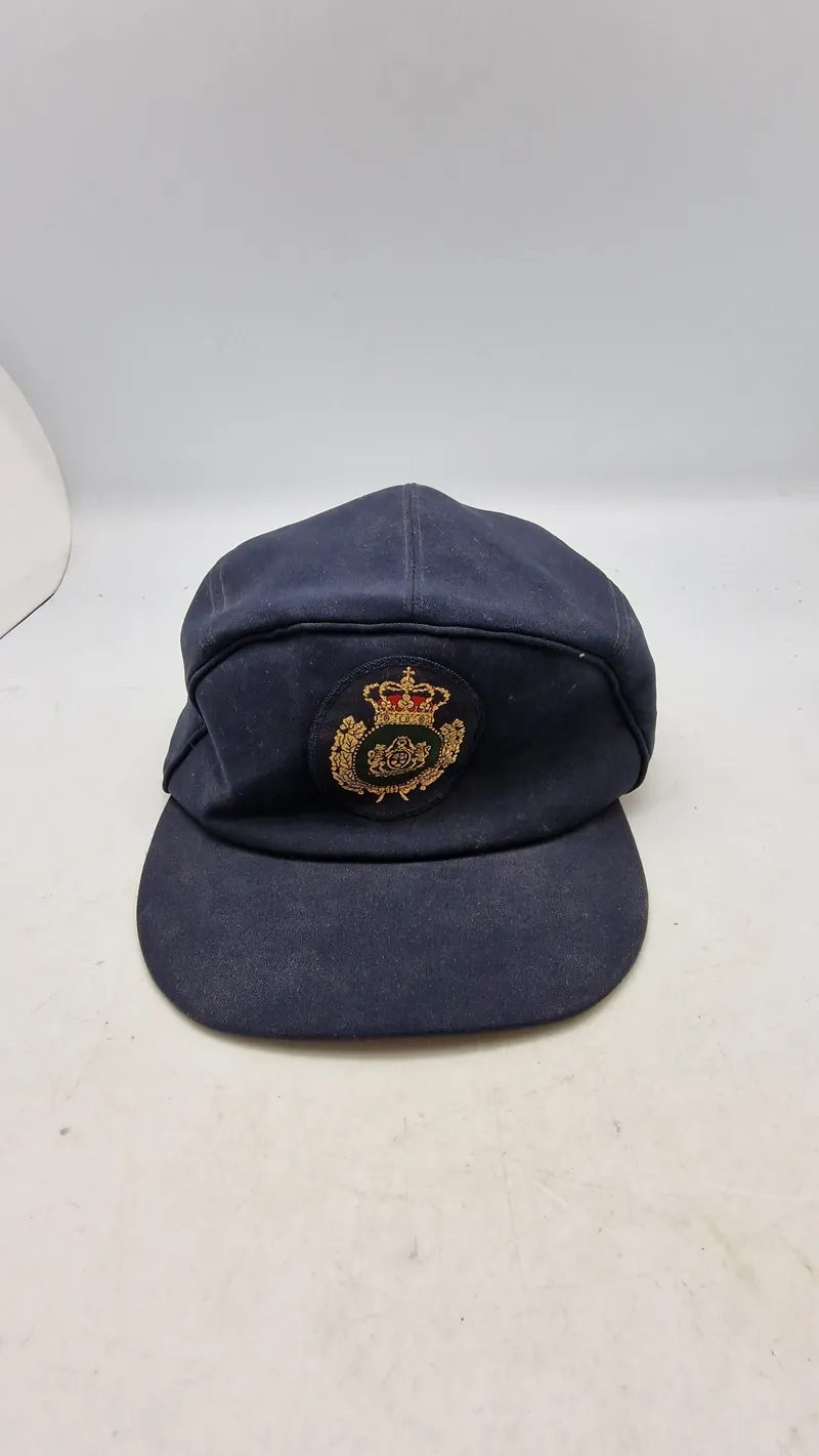 Original M/95 kasket fra det danske politi