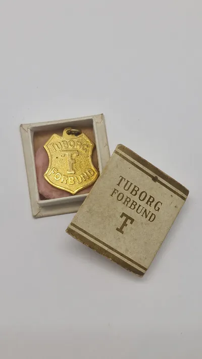 Original medalje med æske fra Tuborg forbundet