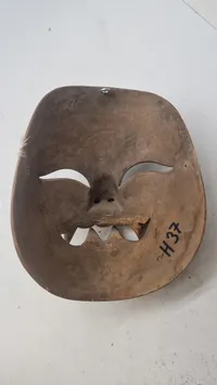 Original asiatisk dæmon maske af træ