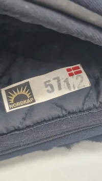 Original vinter skråhue fra det danske politi