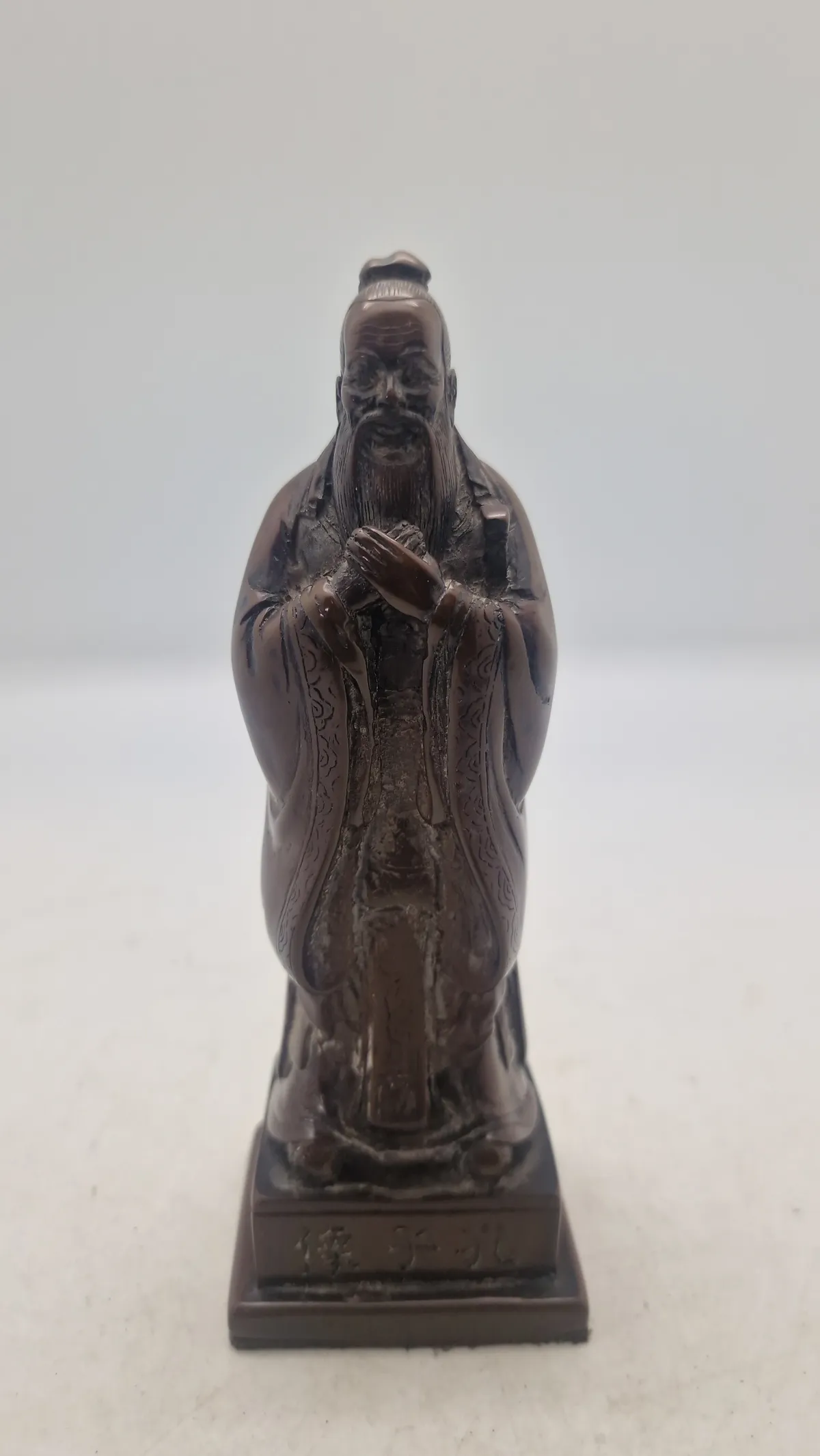 Kinesisk figur af træ