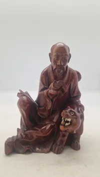 Kinesisk figur af træ