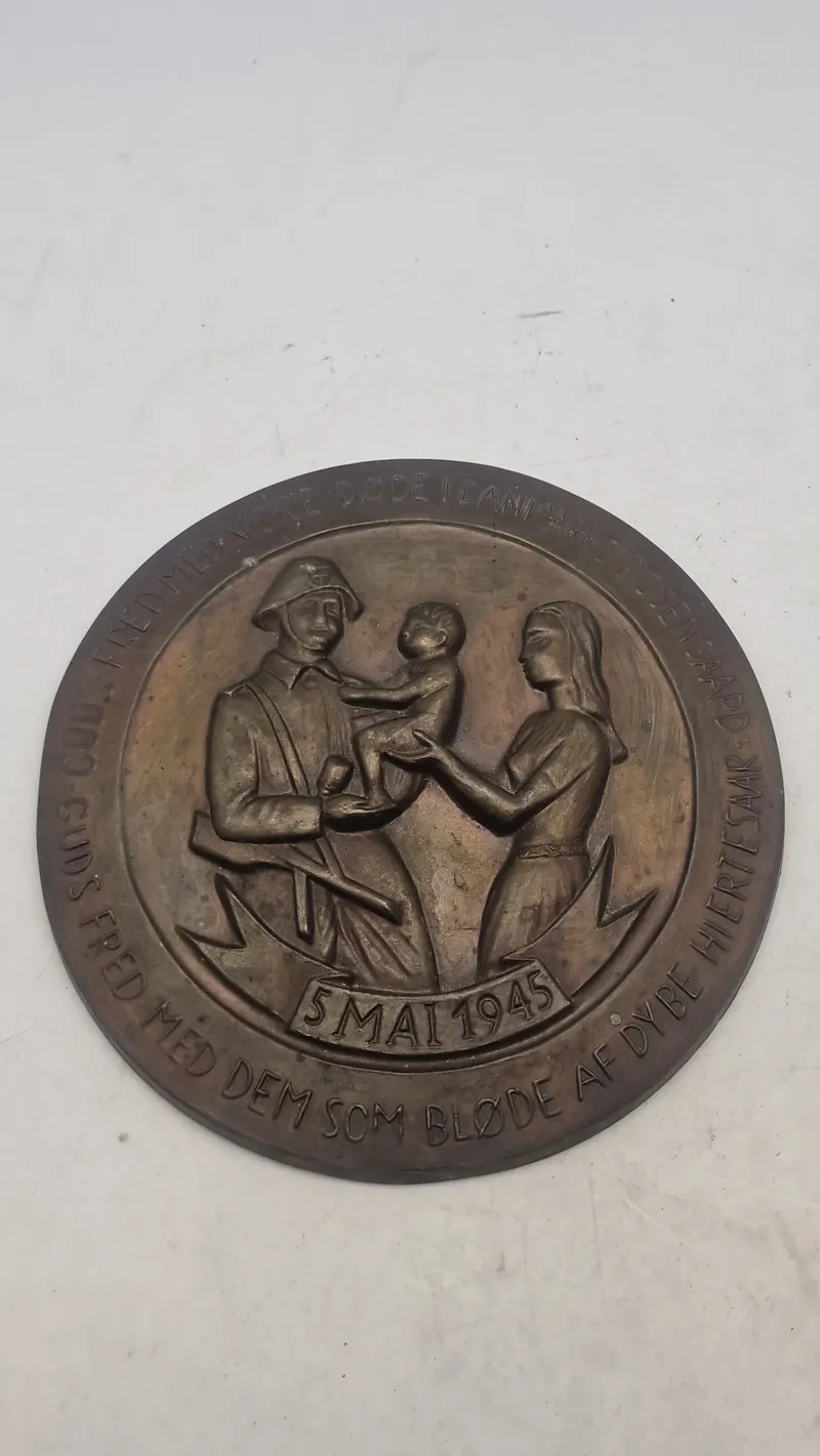 Original 5 maj 1945 plakette
