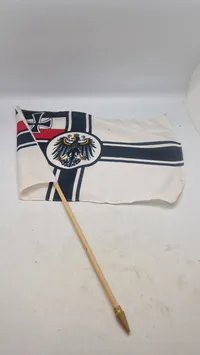 Original tysk marine kasket og efterkrigs flag