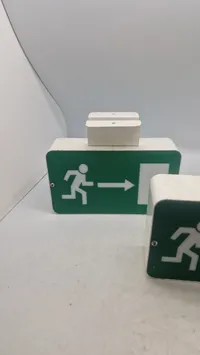 Originale nødudgangs skilte