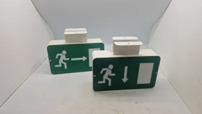 Originale nødudgangs skilte