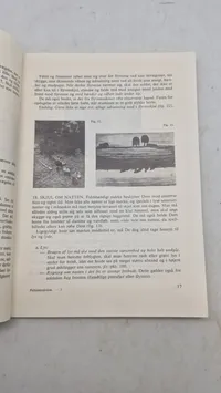Samling lærebøger fra forsvaret