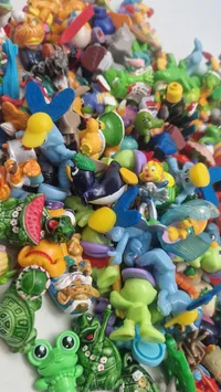 Stor samling Kinder æg figurer mm.