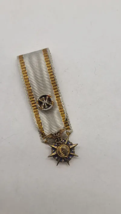 Original miniaturemedalje for Den lettiske Trestjerneorden (Order of the Three Stars)
