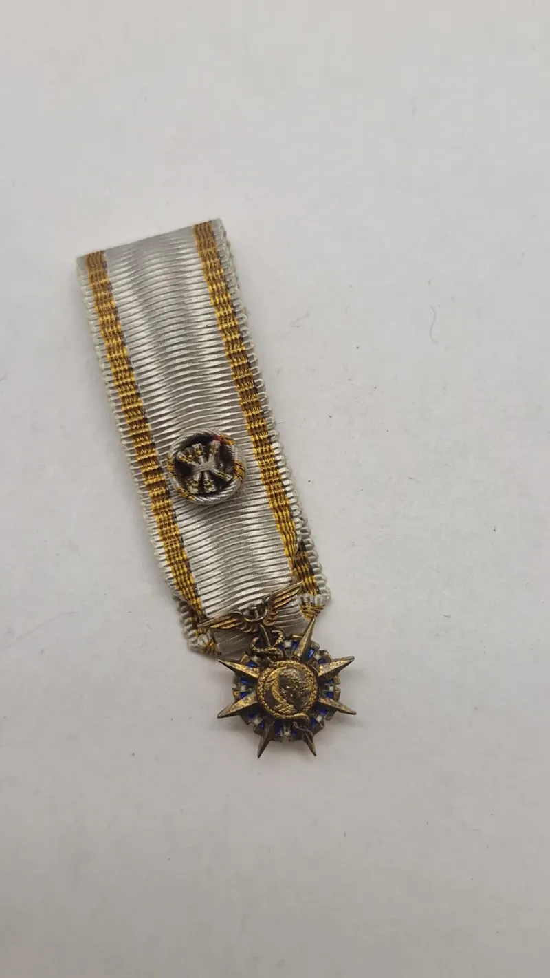 Original miniaturemedalje for Den lettiske Trestjerneorden (Order of the Three Stars)