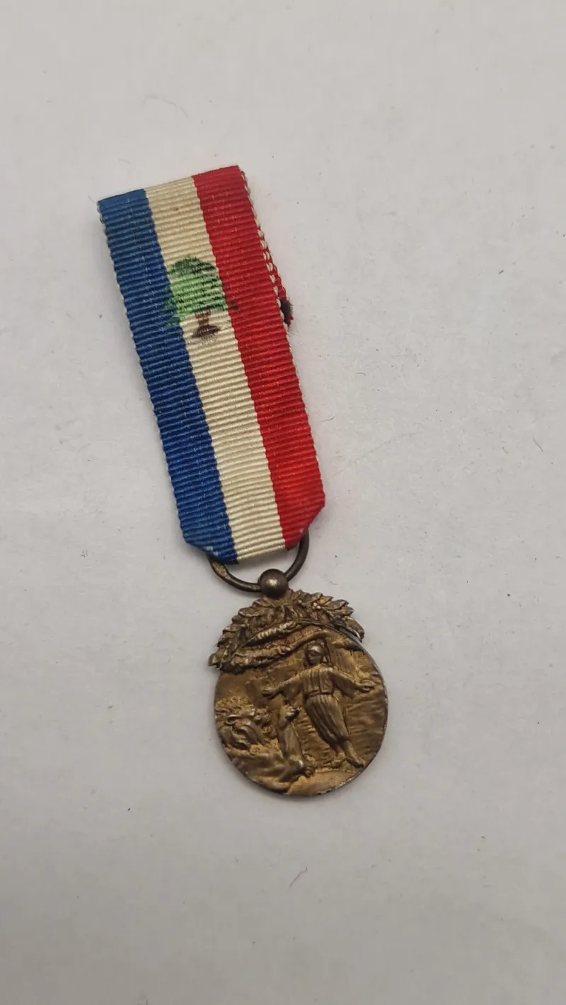 Original Honour medal for courage and devotion