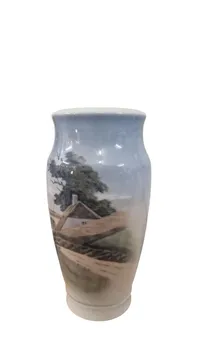 Stor Royal Copenhagen Art Nouveau vase med landskabsmotiv