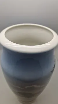 Stor Royal Copenhagen Art Nouveau vase med landskabsmotiv