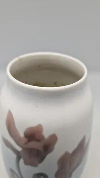 Royal Copenhagen porcelænsvase med blomstermotiv