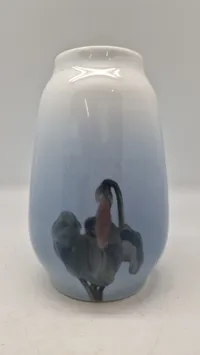 Royal Copenhagen porcelænsvase med blomstermotiv
