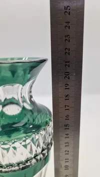 Val Saint Lambert vase i grøn og klar krystal