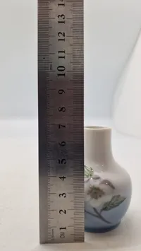 Vase med blomst, Royal Copenhagen nr. 366-116