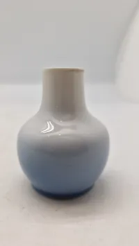 Vase med blomst, Royal Copenhagen nr. 366-116