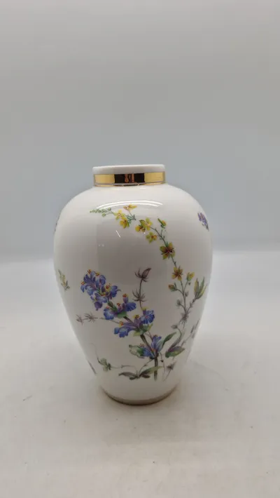 Rörstrand vase med blomstermotiver