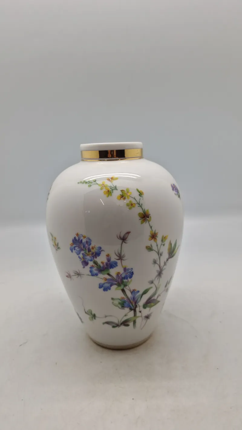Rörstrand vase med blomstermotiver