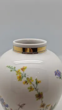 Rörstrand vase med blomstermotiver