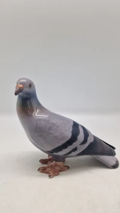 Bing & Grøndahl fuglefigur af en due, nummer 1911