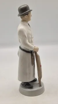 Royal Copenhagen håndværkerfigur kaldet 'Slagter' (Butcher), designet af Mogens Bovenschulte