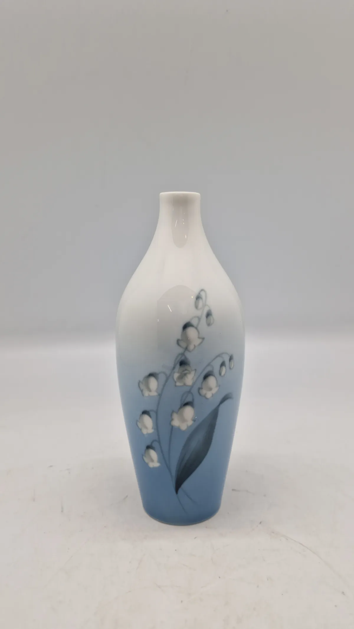 Bing & Grøndahl Art Nouveau vase med liljekonval-motiv