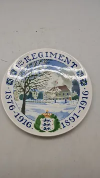 Aluminia Regiment platte. 
Platten fejrer jubilæet 1876-1916 og 1891-1916