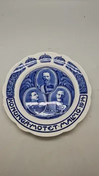 Rörstrand mindeplatte fra 1914, fremstillet i anledning af Kongemødet i Malmø