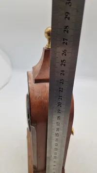 Antikt karminur i lys mahogni med intarsia fra omkring 1920'erne