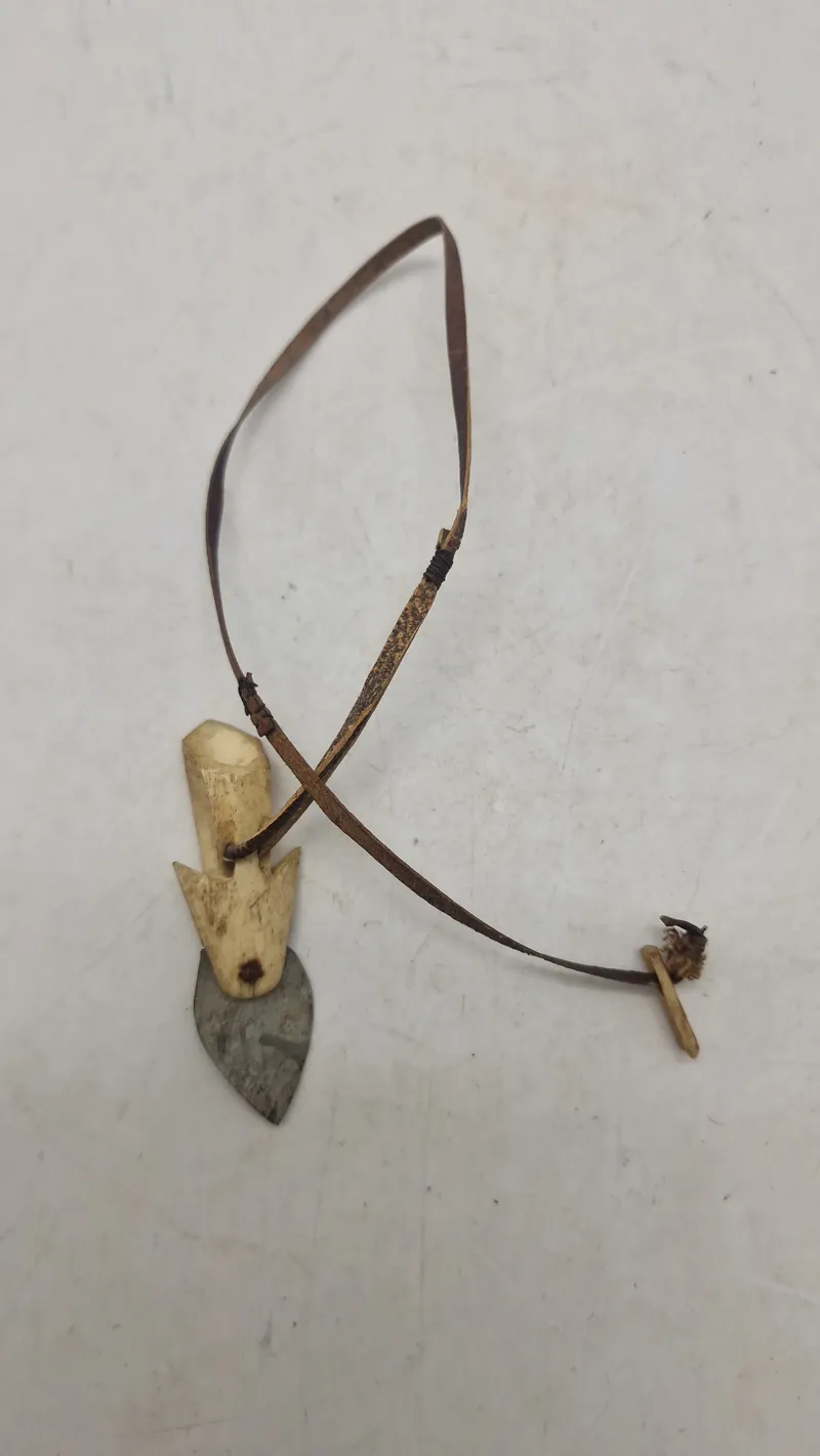 inuit-harpun, kendt som en unaaq på inuktitut. Original