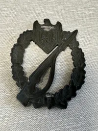 Infanterie-Sturmabzeichen med postwar pose
