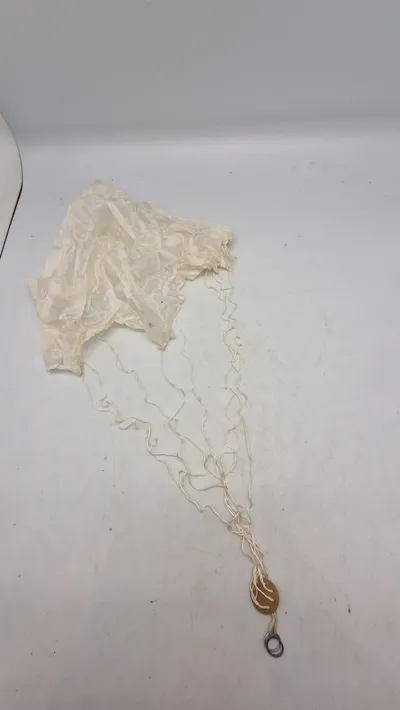 Tysk faldskærm fra signalpatron, ww2. Original