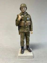 Soldat/Konstabel i hæren, Bing & Grøndahl figur nr. 2444,