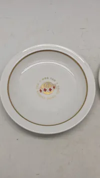 Lot røde kors porcelæn